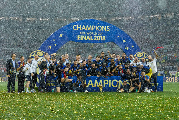 卡利亚里迎 卡利亚里迎