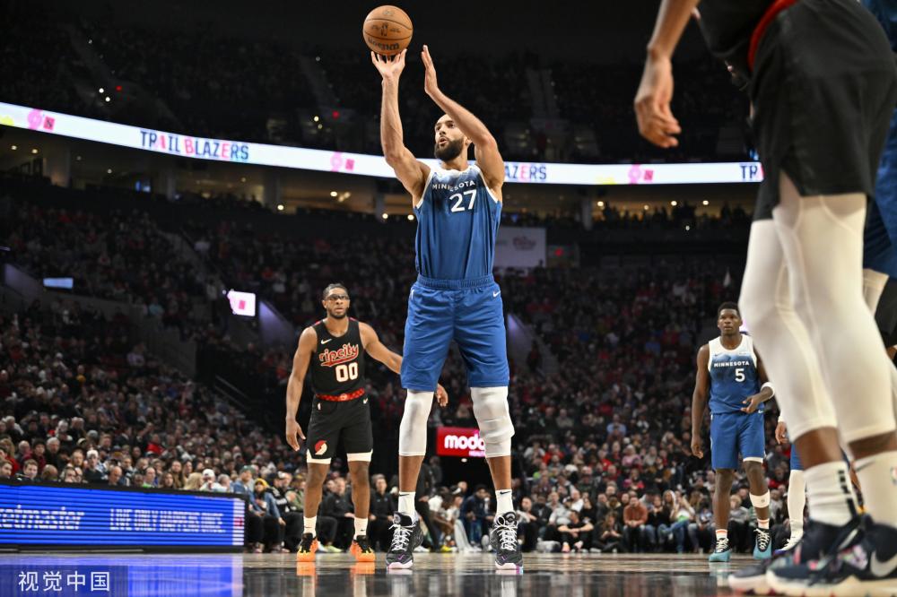 💥官方：斯洛特因赛后对裁判出言不逊被禁赛2场，罚款7万英镑.